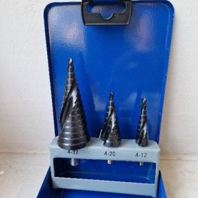 Lépcsős fúró készlet (4-12, 4-20, 4-32 mm) HSS Cobalt 5%+Ti-Al-N bevonattal   Lépcsős fúró készlet (4-12, 4-20, 4-32 mm) HSS Cobalt 5%+Ti-Al-N bevonattal