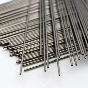 Cső varratnélküli 003.0 x 0.5 1.4404 EN 10216-5 KO38